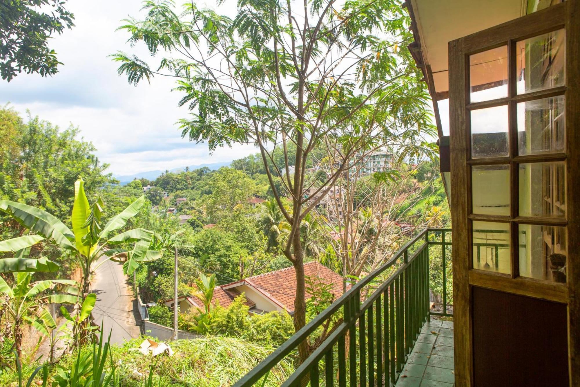 Araliya Holiday Bungalow Kandy Esterno foto