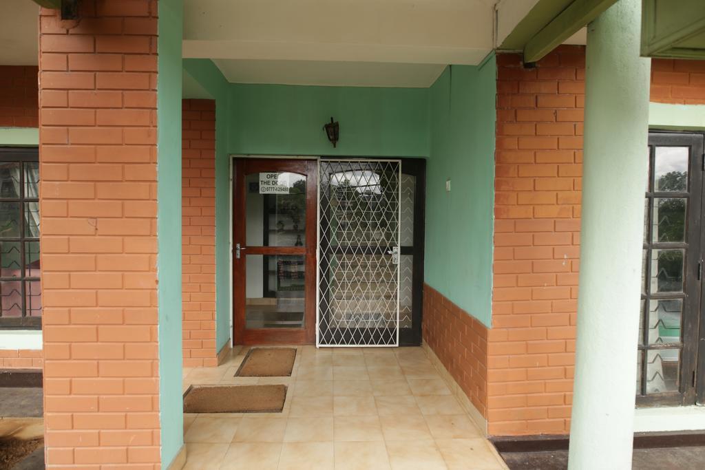 Araliya Holiday Bungalow Kandy Esterno foto