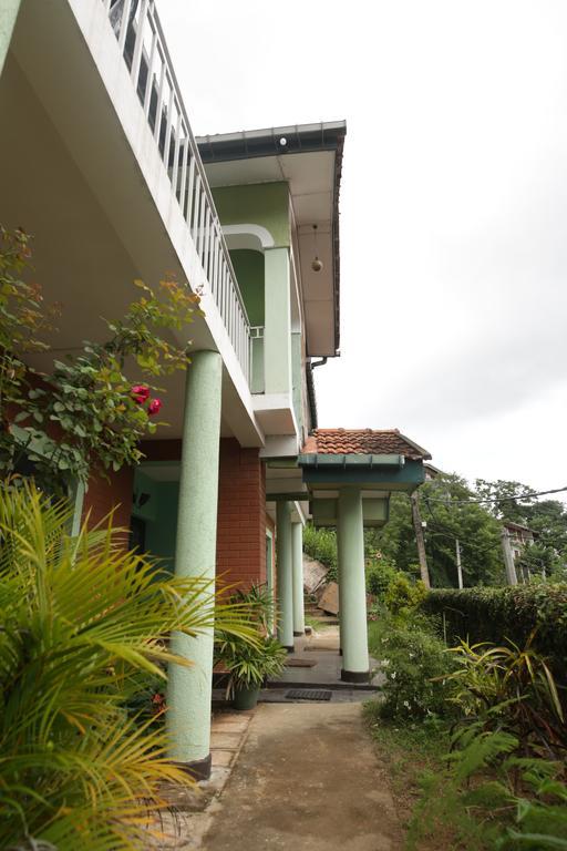 Araliya Holiday Bungalow Kandy Esterno foto
