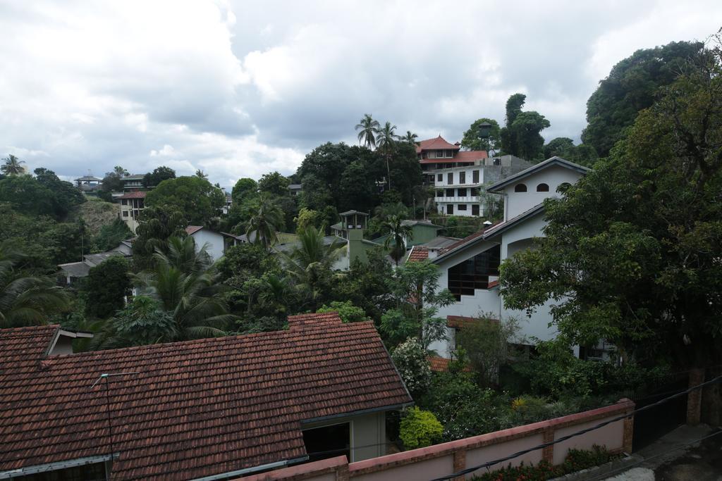 Araliya Holiday Bungalow Kandy Esterno foto