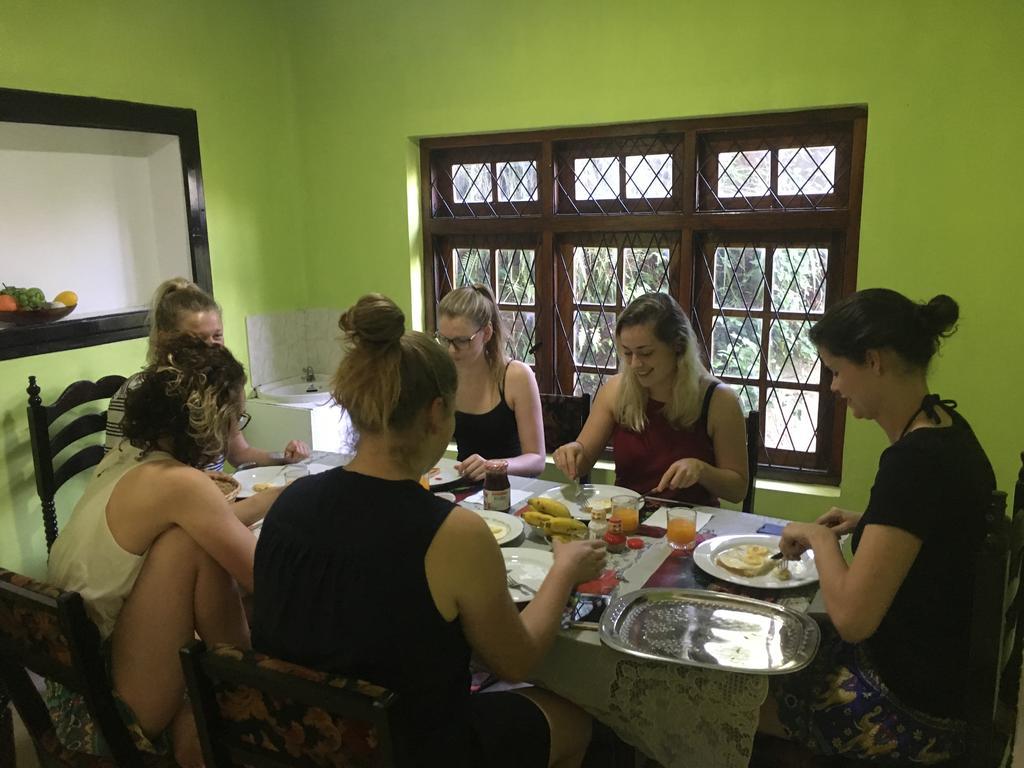 Araliya Holiday Bungalow Kandy Esterno foto