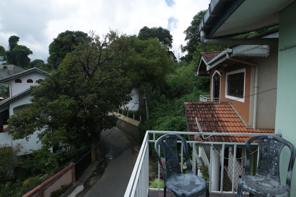 Araliya Holiday Bungalow Kandy Esterno foto