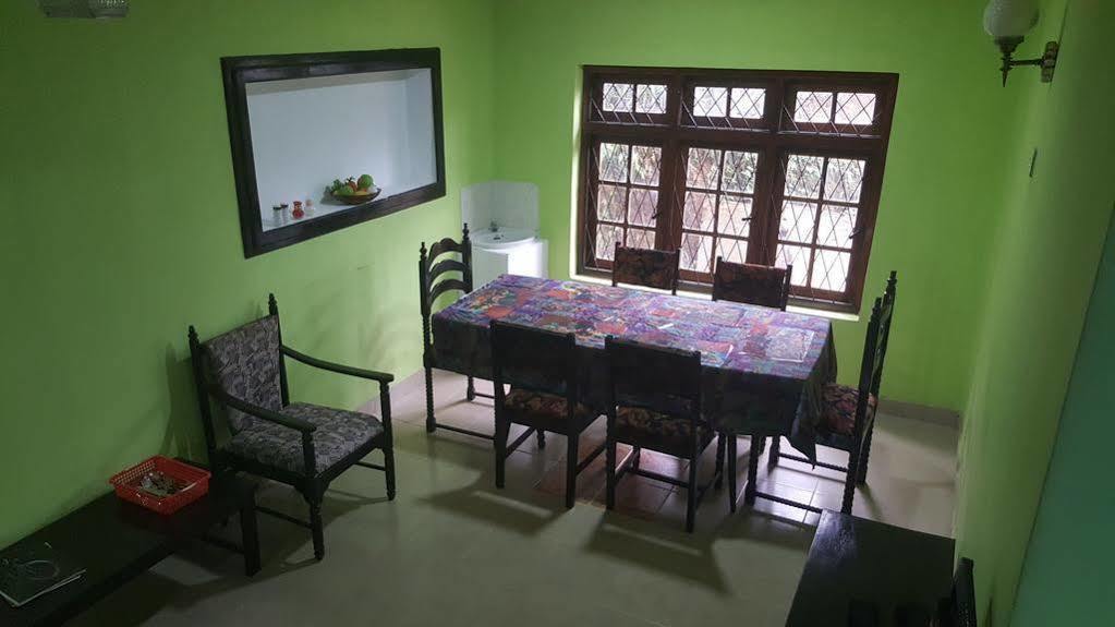 Araliya Holiday Bungalow Kandy Esterno foto