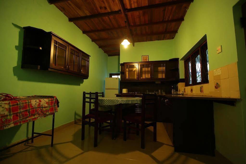 Araliya Holiday Bungalow Kandy Esterno foto