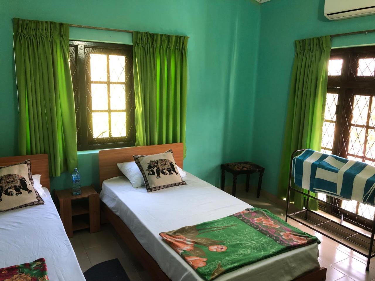 Araliya Holiday Bungalow Kandy Esterno foto